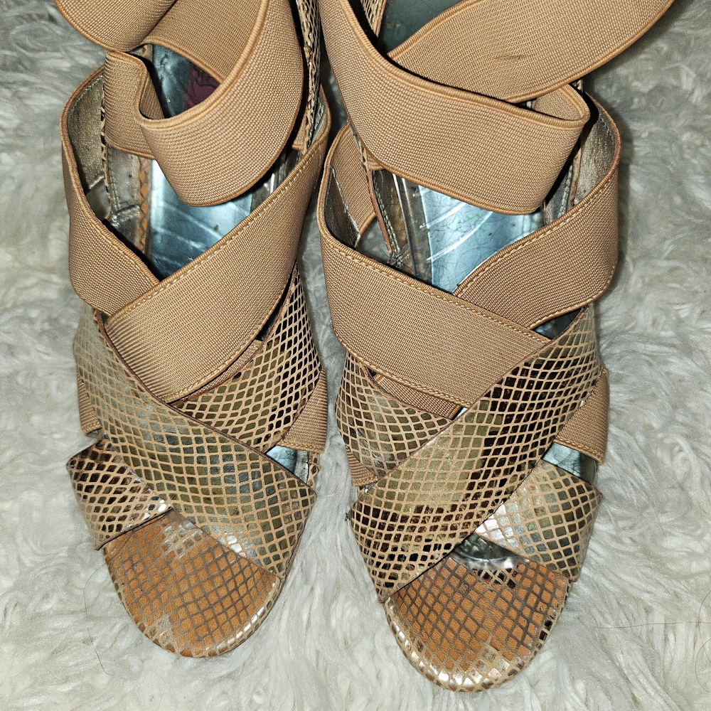 Stylish Tan and Gold Women's Sandals